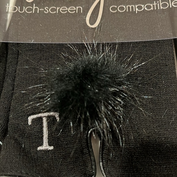 Mud Pie INITIAL KNIT GLOVES / T, R, H, E, N/NIB - Picture 3 of 13